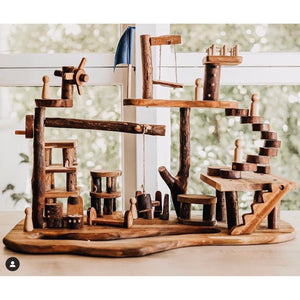Qtoys Tree House Complex, with accessories