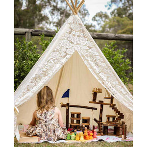 Qtoys Tree House Complex, in play scene