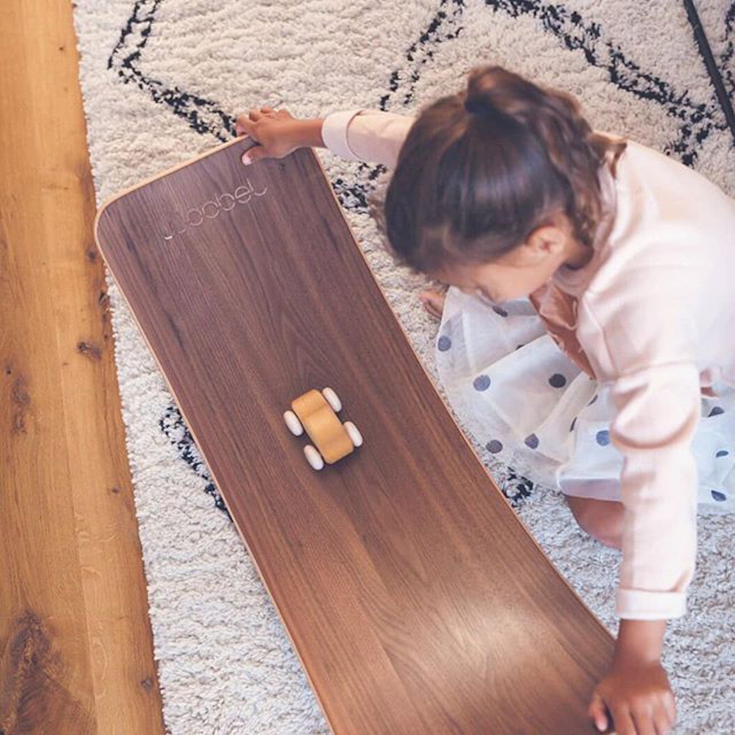Wobbel Board Walnut